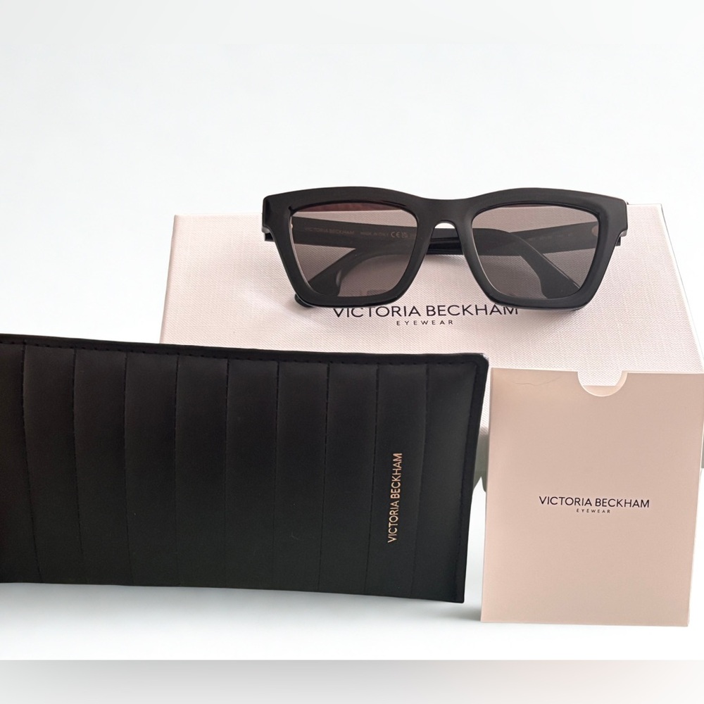 Victoria Beckham VB656S Sunglasses – Black – NEW